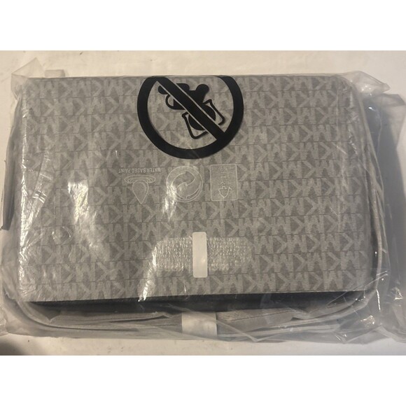 Michael Kors Women's Black Jet Set EW Leather Large Crossbody (32S4STVC3L) - NWT - Picture 4 of 5